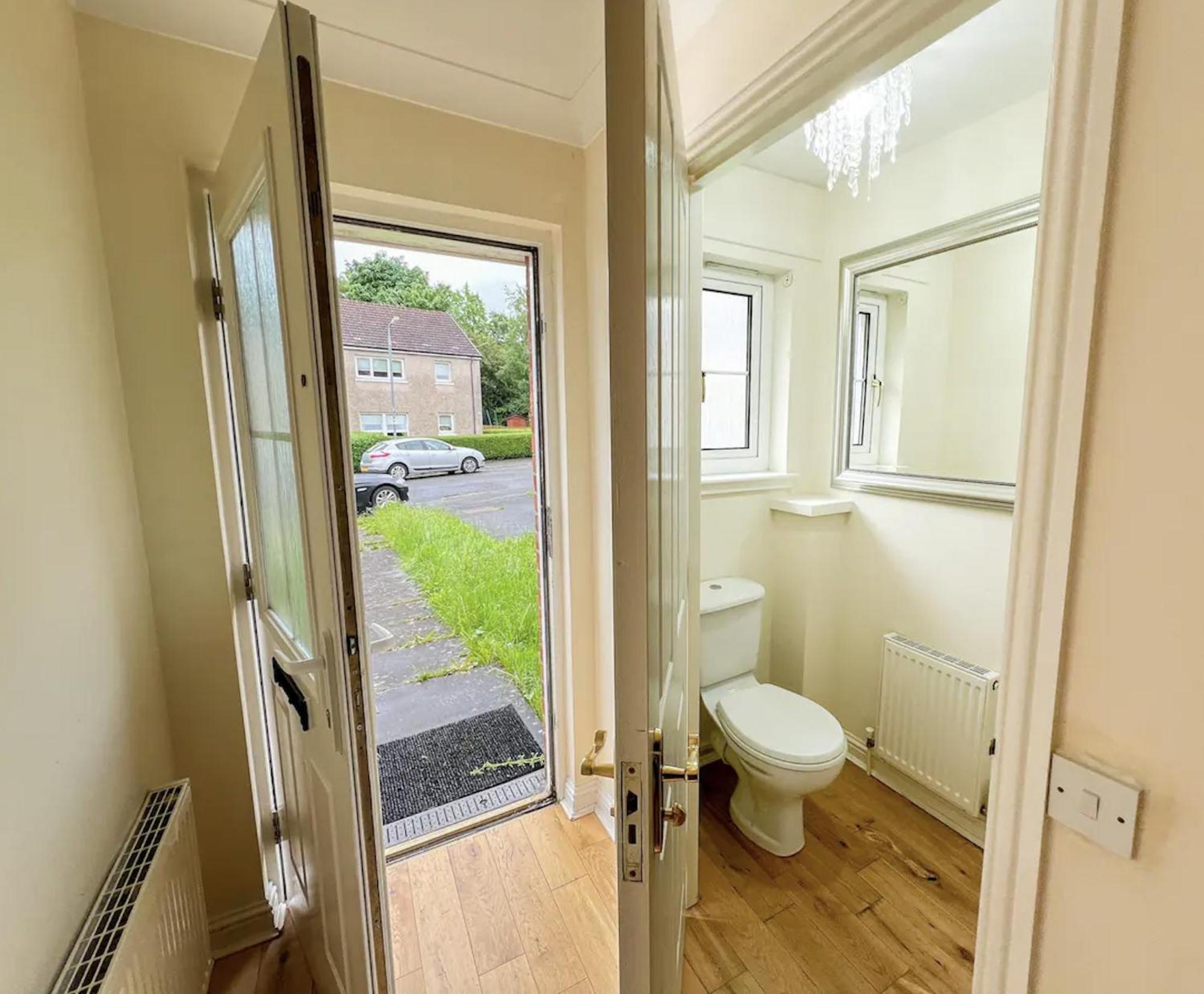 Glasgow Central - Entire House - Free Parking , Free Super Fast Wifi , Private Garden & Parking Security Екстериор снимка