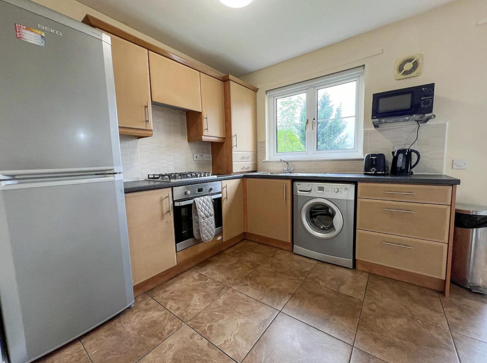 Glasgow Central - Entire House - Free Parking , Free Super Fast Wifi , Private Garden & Parking Security Екстериор снимка
