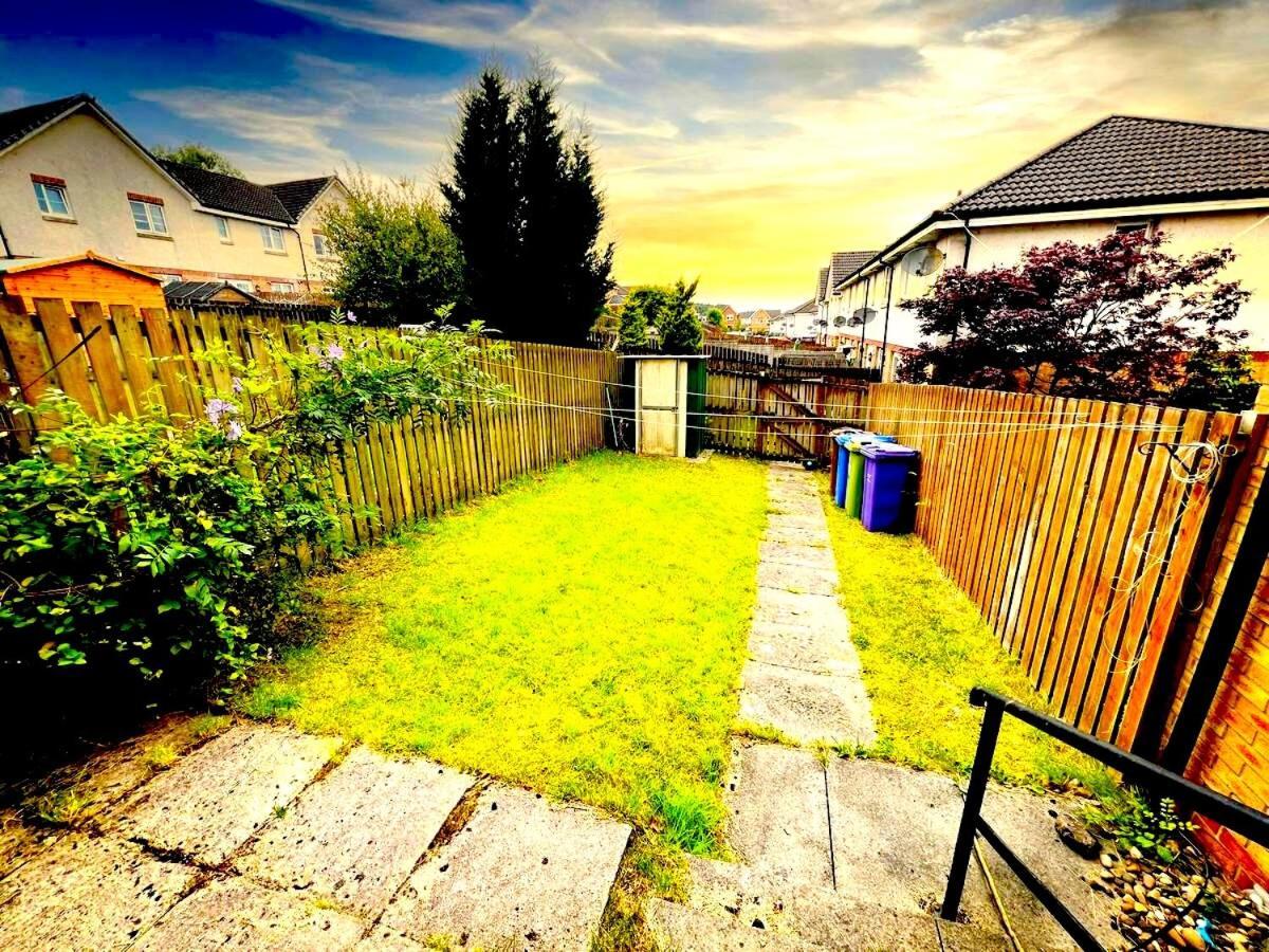 Glasgow Central - Entire House - Free Parking , Free Super Fast Wifi , Private Garden & Parking Security Екстериор снимка